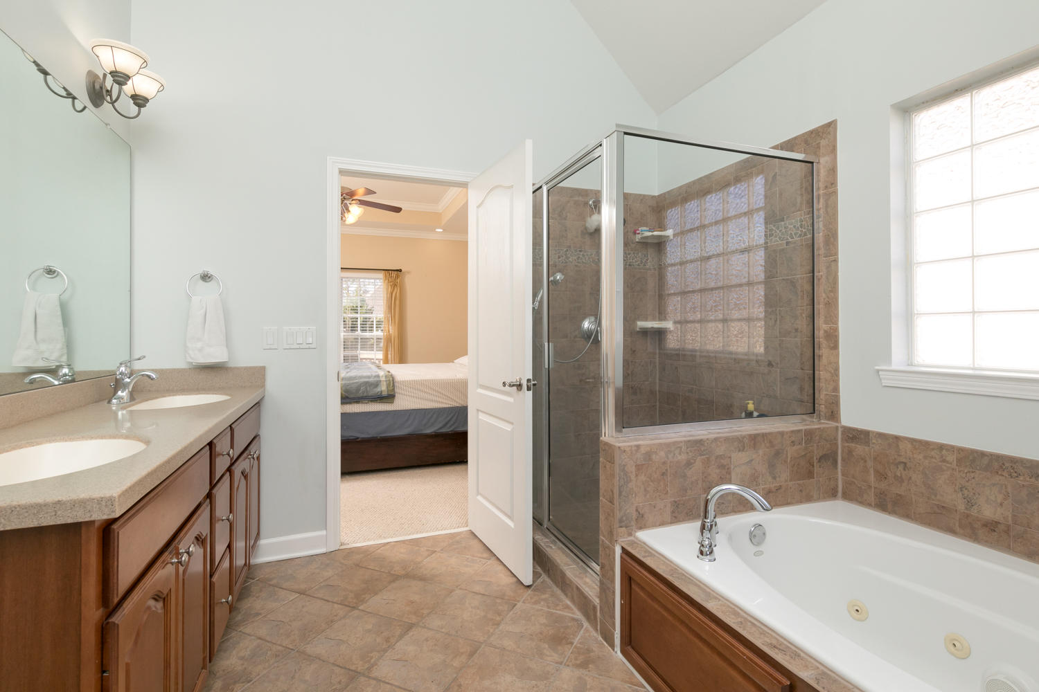 2481 Triangle Farm Road Chattanooga, TN 37421 - Photo 18 of 31 Master Bath Tub and Shower