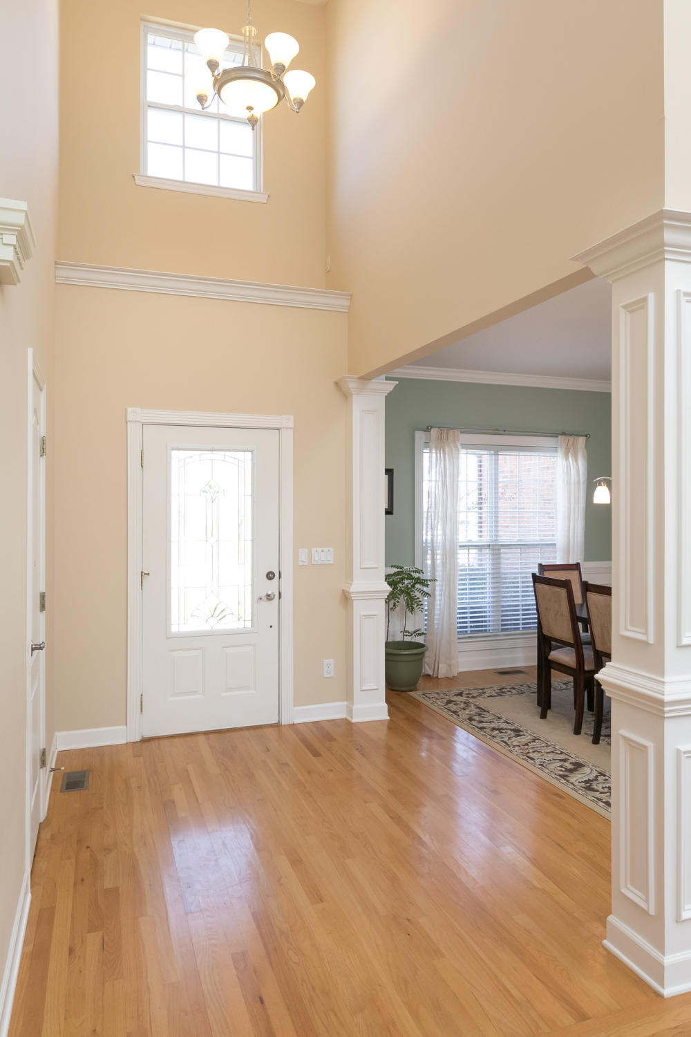 2481 Triangle Farm Road Chattanooga, TN 37421 - Photo 3 of 31 Foyer