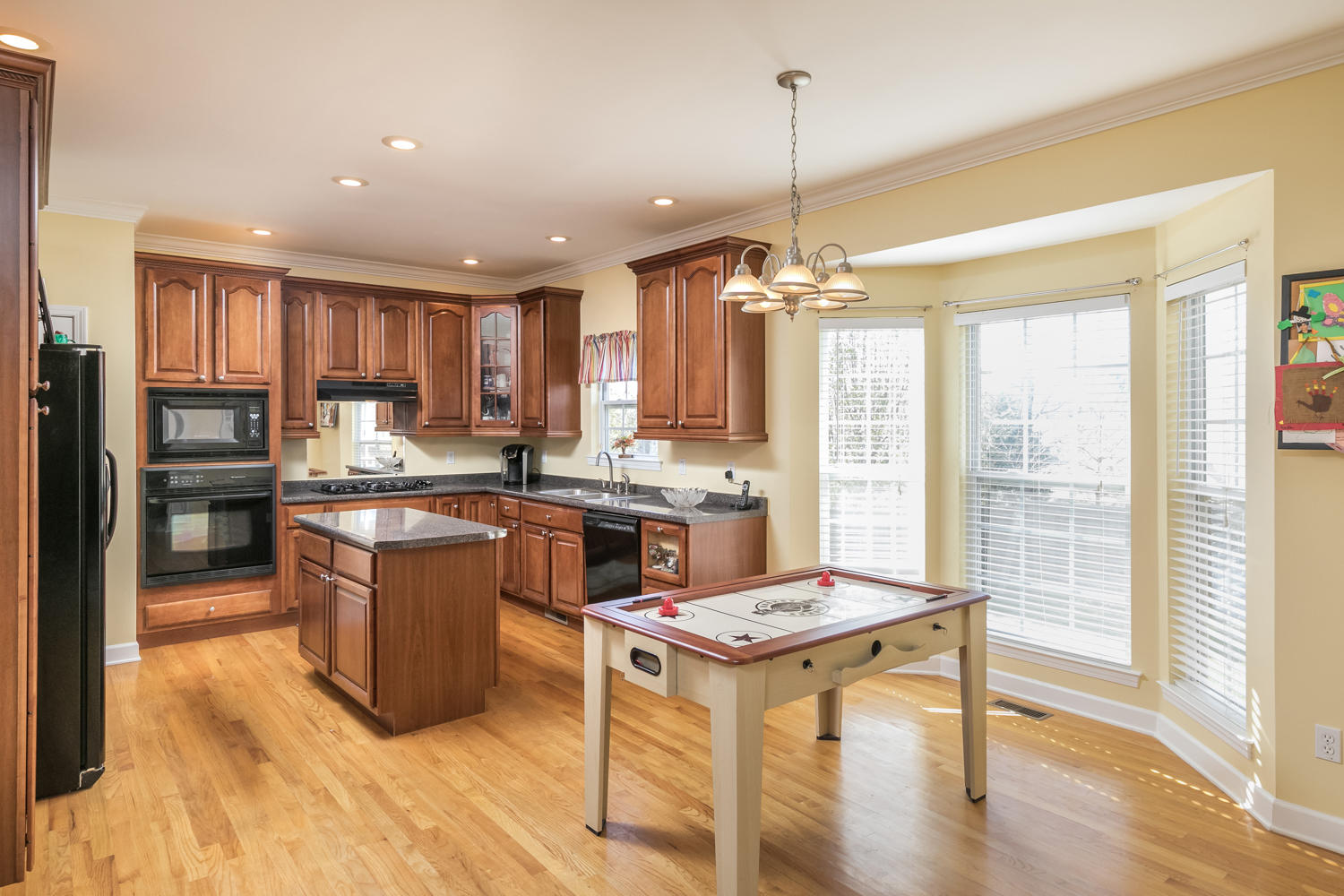 2481 Triangle Farm Road Chattanooga, TN 37421 - Photo 10 of 31 Kitchen - Eat In