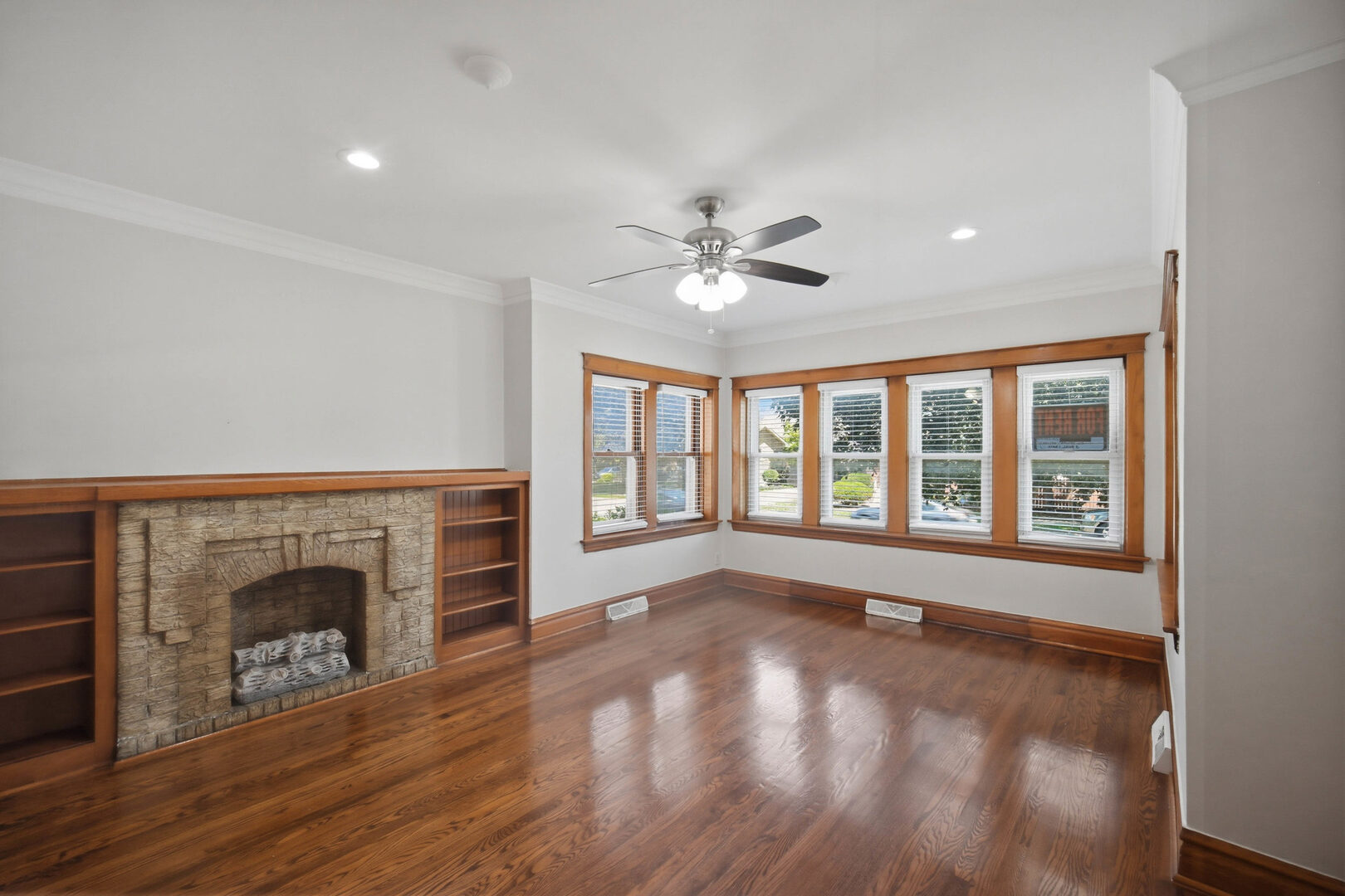 1906 Ridgeland Avenue, Unit 1 Berwyn, IL 60402 - Photo 3 of 19