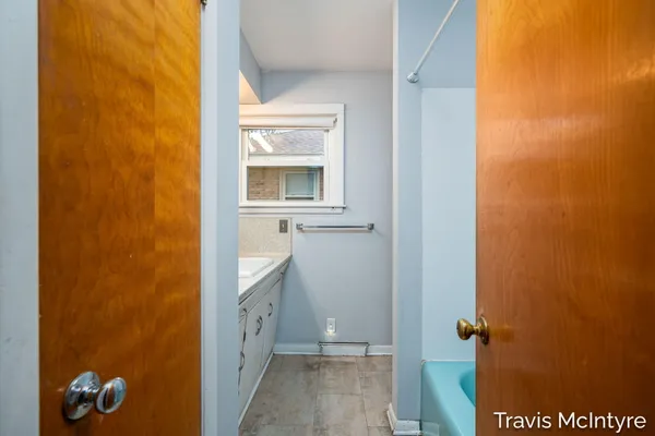 $260,000 | 607 North Washington Street, Lowell, MI 49331