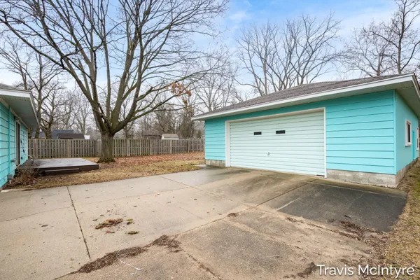 $260,000 | 607 North Washington Street, Lowell, MI 49331