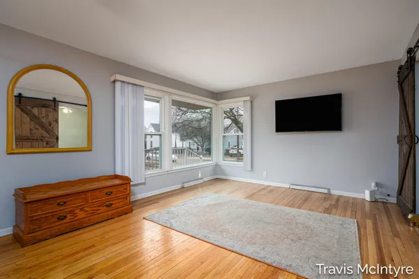 $260,000 | 607 North Washington Street, Lowell, MI 49331