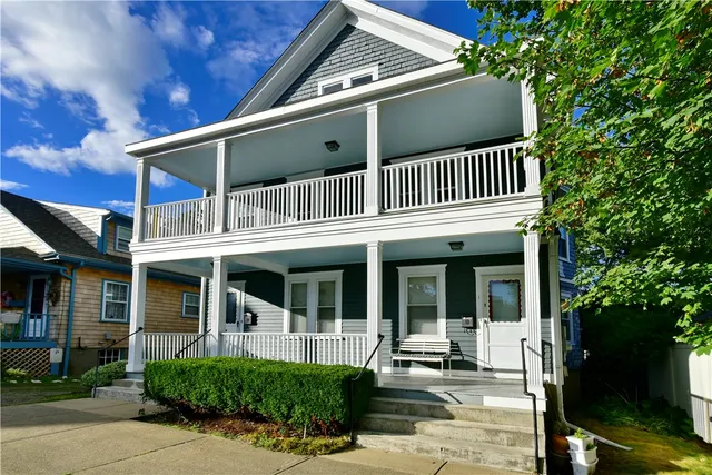 $1,100,000 | 1 Arnold Avenue, Newport, RI 02840