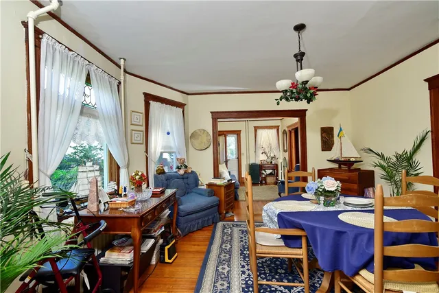 $1,100,000 | 1 Arnold Avenue, Newport, RI 02840