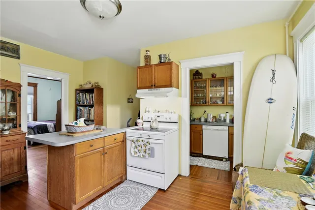 $1,100,000 | 1 Arnold Avenue, Newport, RI 02840