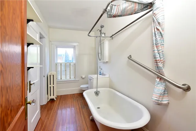 $1,100,000 | 1 Arnold Avenue, Newport, RI 02840