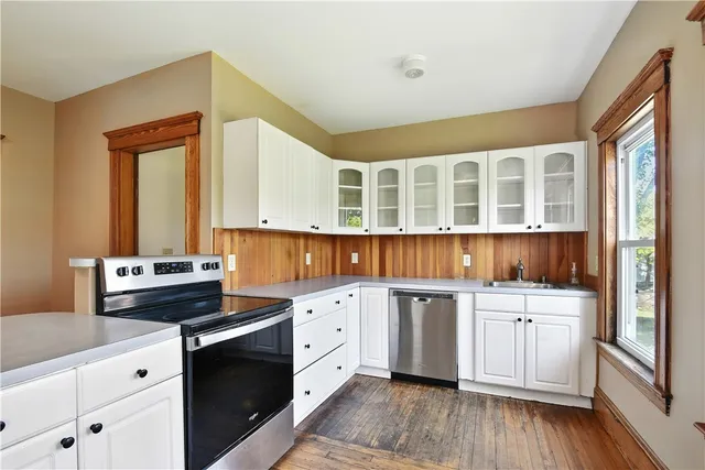 $1,100,000 | 1 Arnold Avenue, Newport, RI 02840