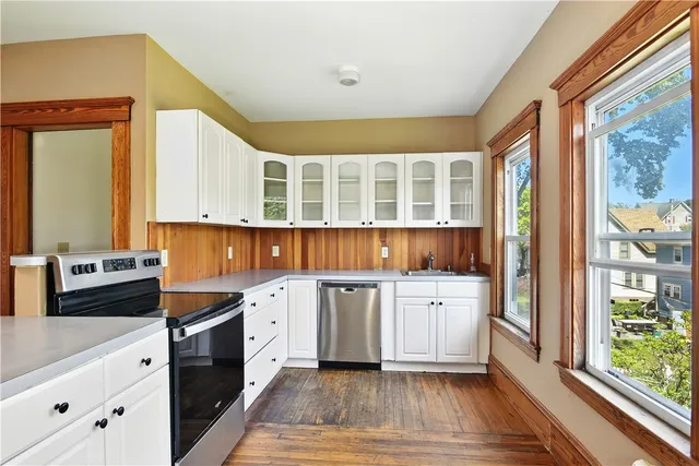 $1,100,000 | 1 Arnold Avenue, Newport, RI 02840