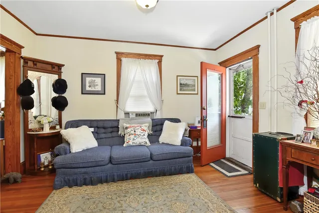 $1,100,000 | 1 Arnold Avenue, Newport, RI 02840