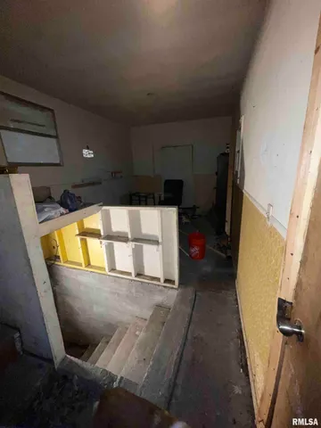 $17,500 | 502 East Matthew Street, Sesser, IL 62884