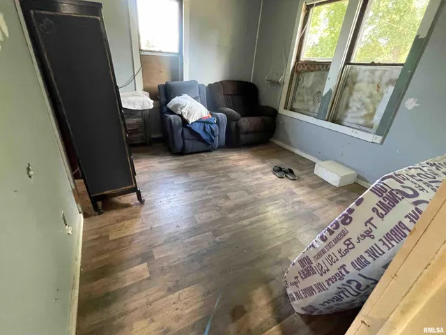 $17,500 | 502 East Matthew Street, Sesser, IL 62884