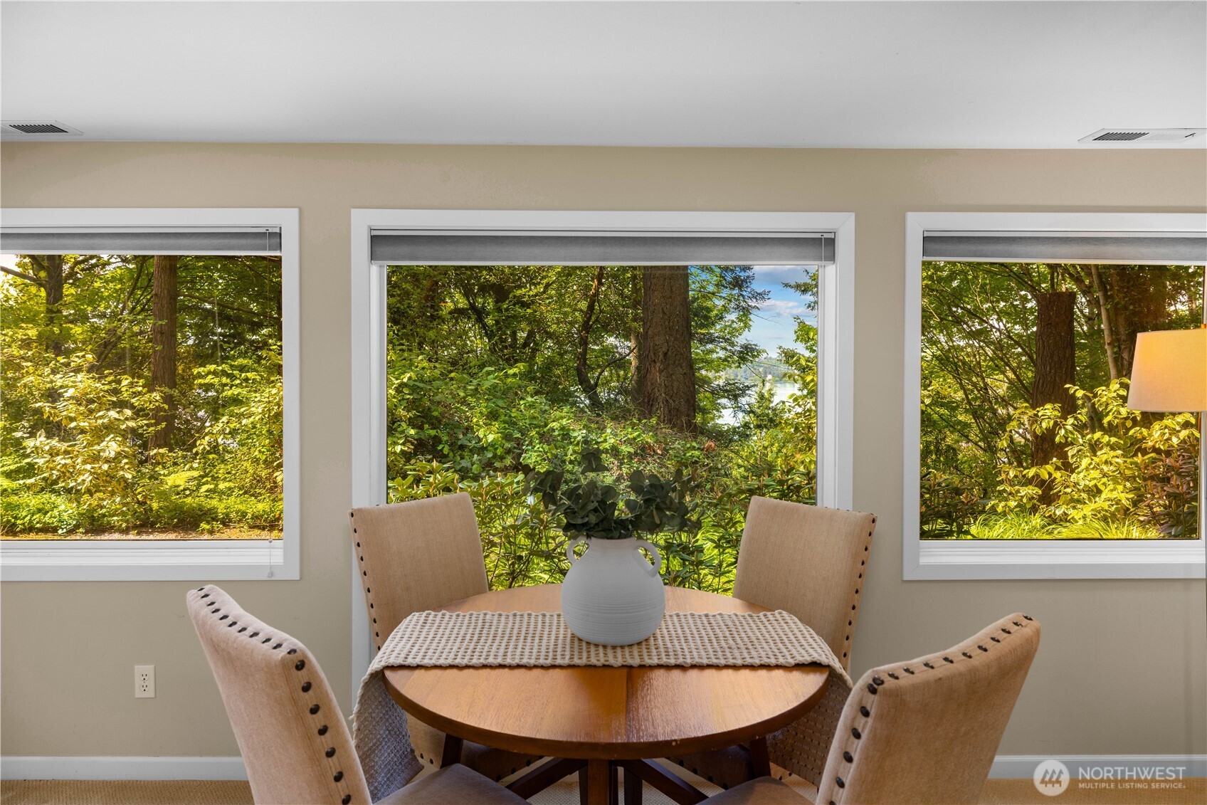 3813 West Mercer Way Mercer Island, WA 98040 - Photo 5 of 31