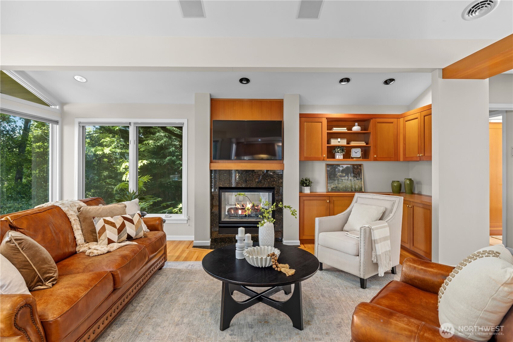 3813 West Mercer Way Mercer Island, WA 98040 - Photo 10 of 31