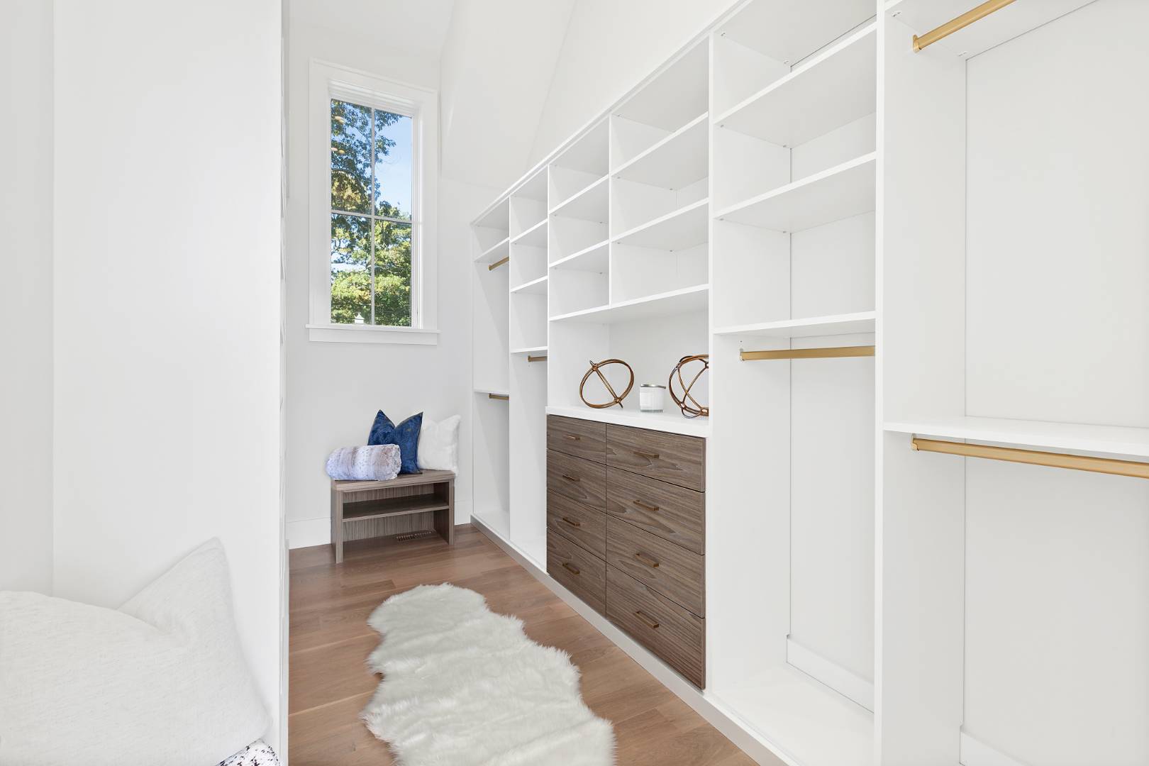 8 Greenway Drive East Hampton, NY 11937 - Photo 14 of 38 a bathroom with a sink and a mirror