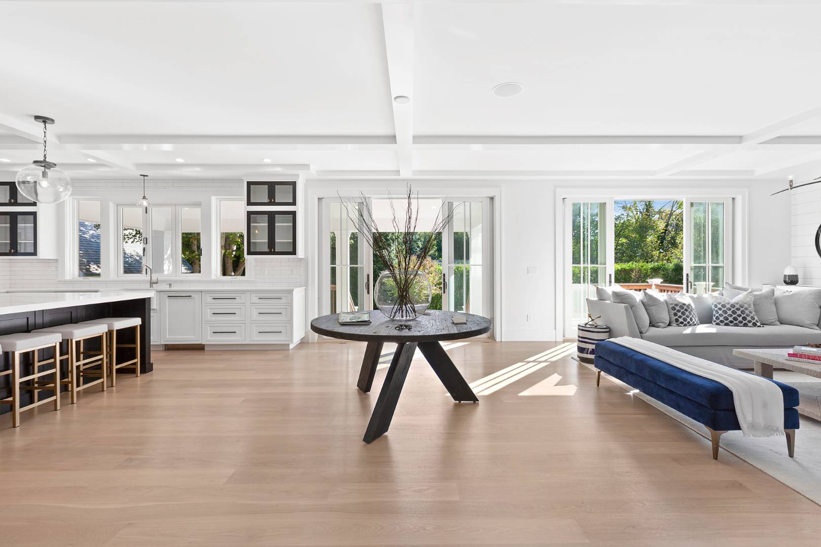 8 Greenway Drive East Hampton, NY 11937 - Photo 3 of 38 a living room with furniture and a window