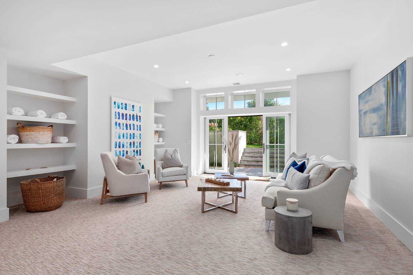 8 Greenway Drive East Hampton, NY 11937 - Photo 32 of 38 a living room with furniture and a window