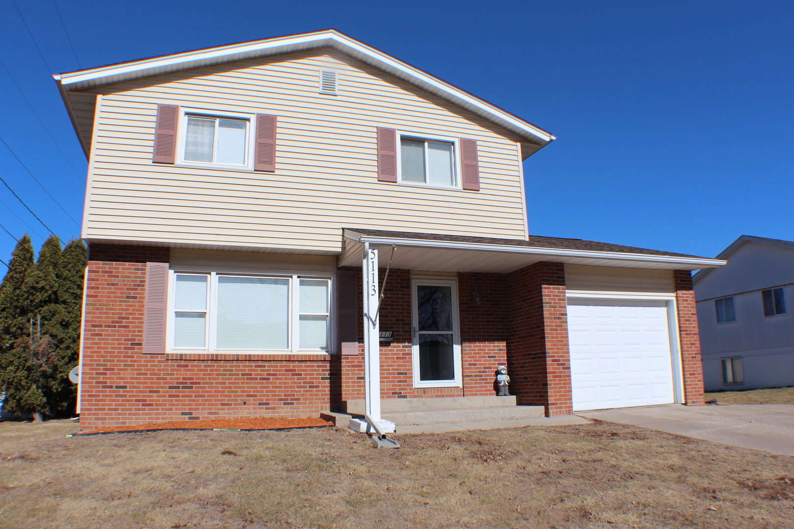 5113 44th Avenue Moline, IL 61265 - Photo 29 of 30 a front view of a house
