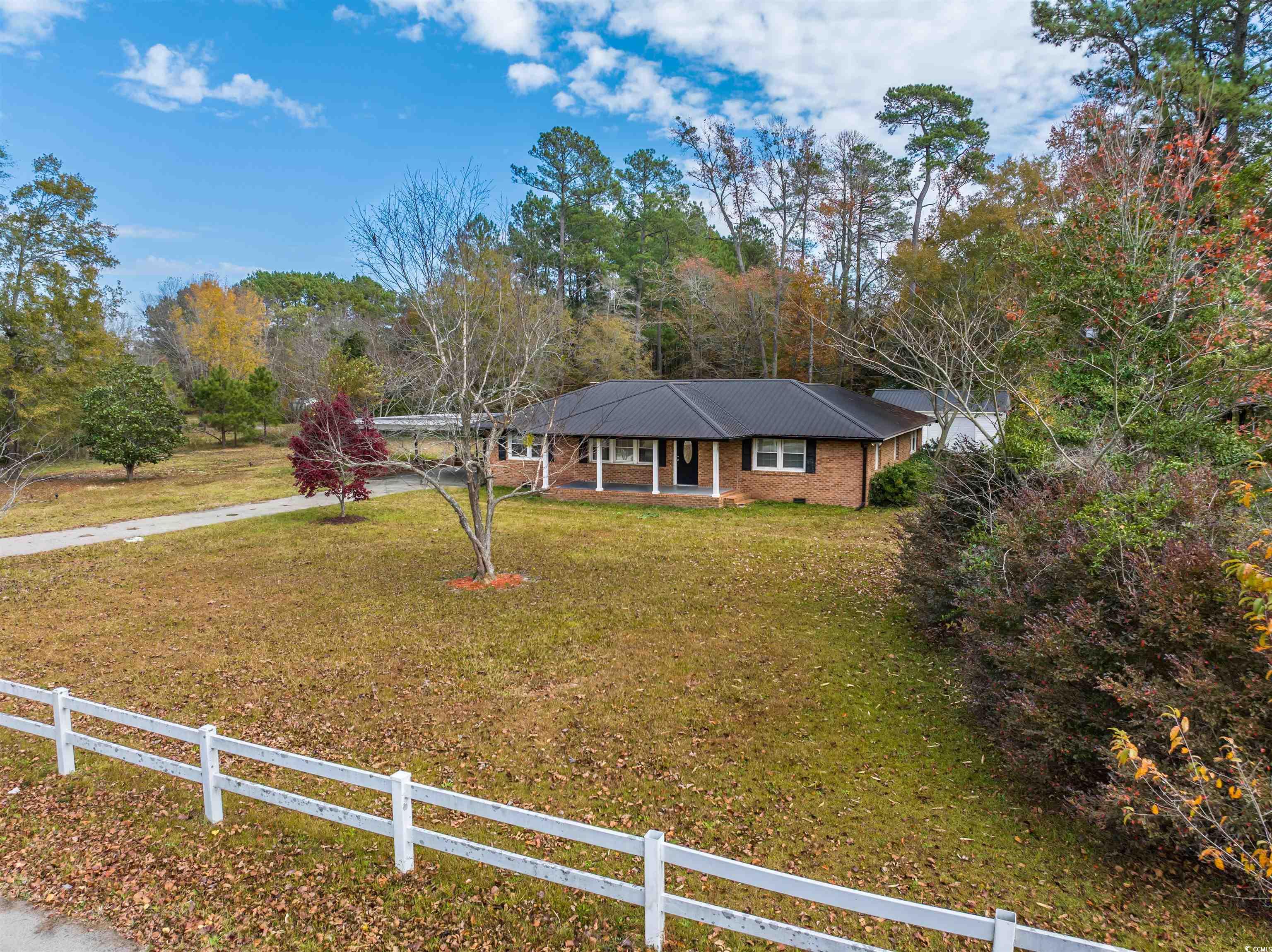 912 Camp Wiggins Road Florence, SC 29506 - Photo 2 of 33