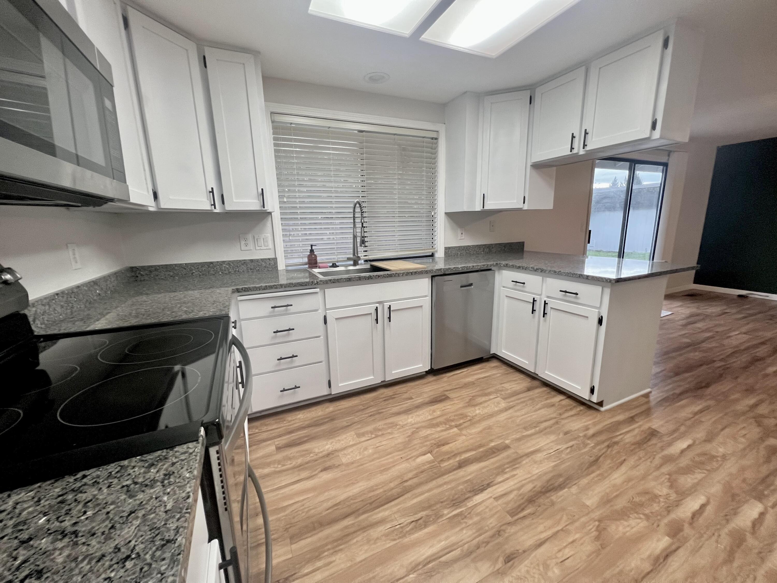 3497 Edella Street Central Point, OR 97502 - Photo 11 of 42 Gallery Image 11