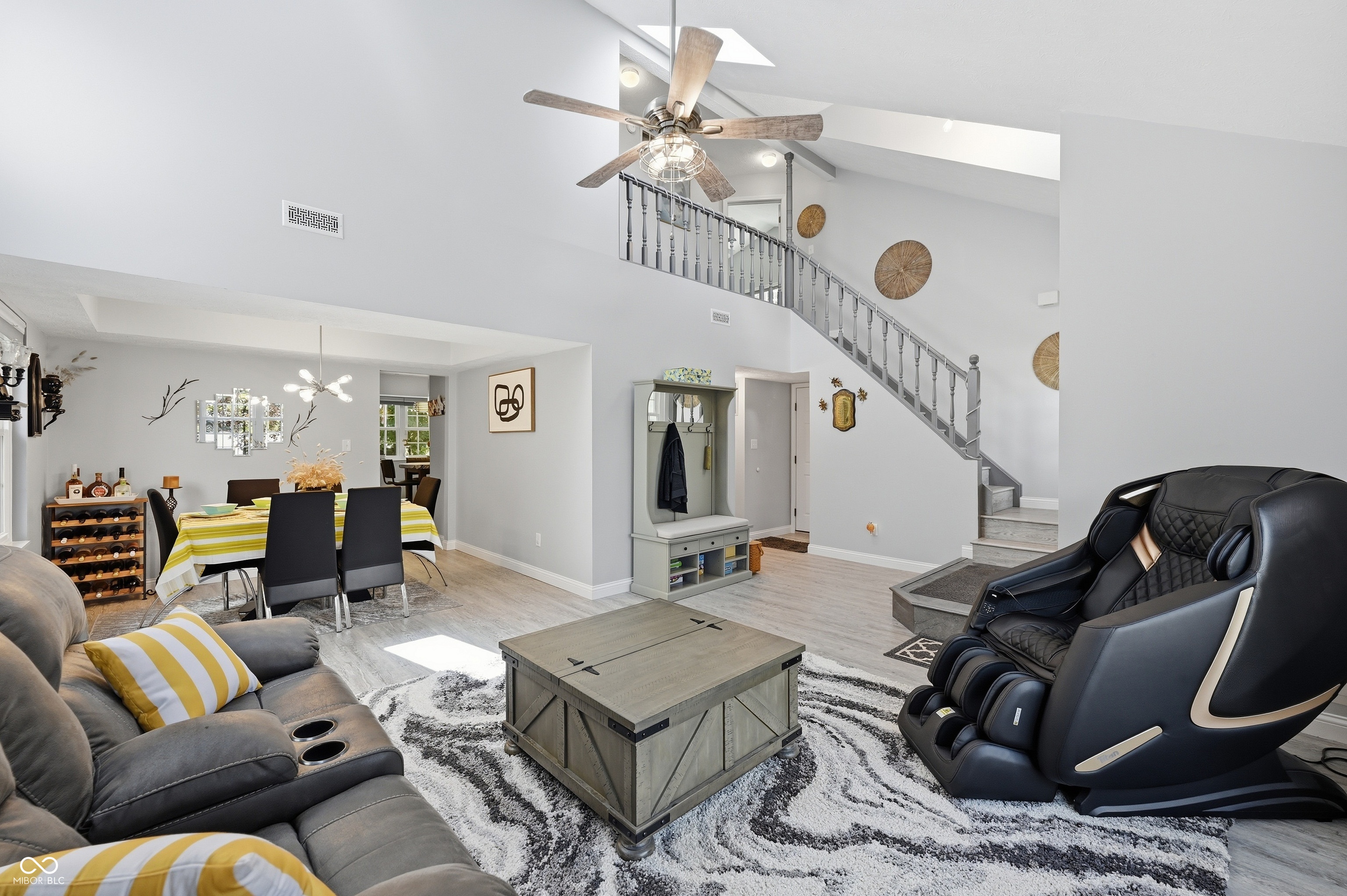 275 Inland Circle Avon, IN 46123 - Photo 2 of 57