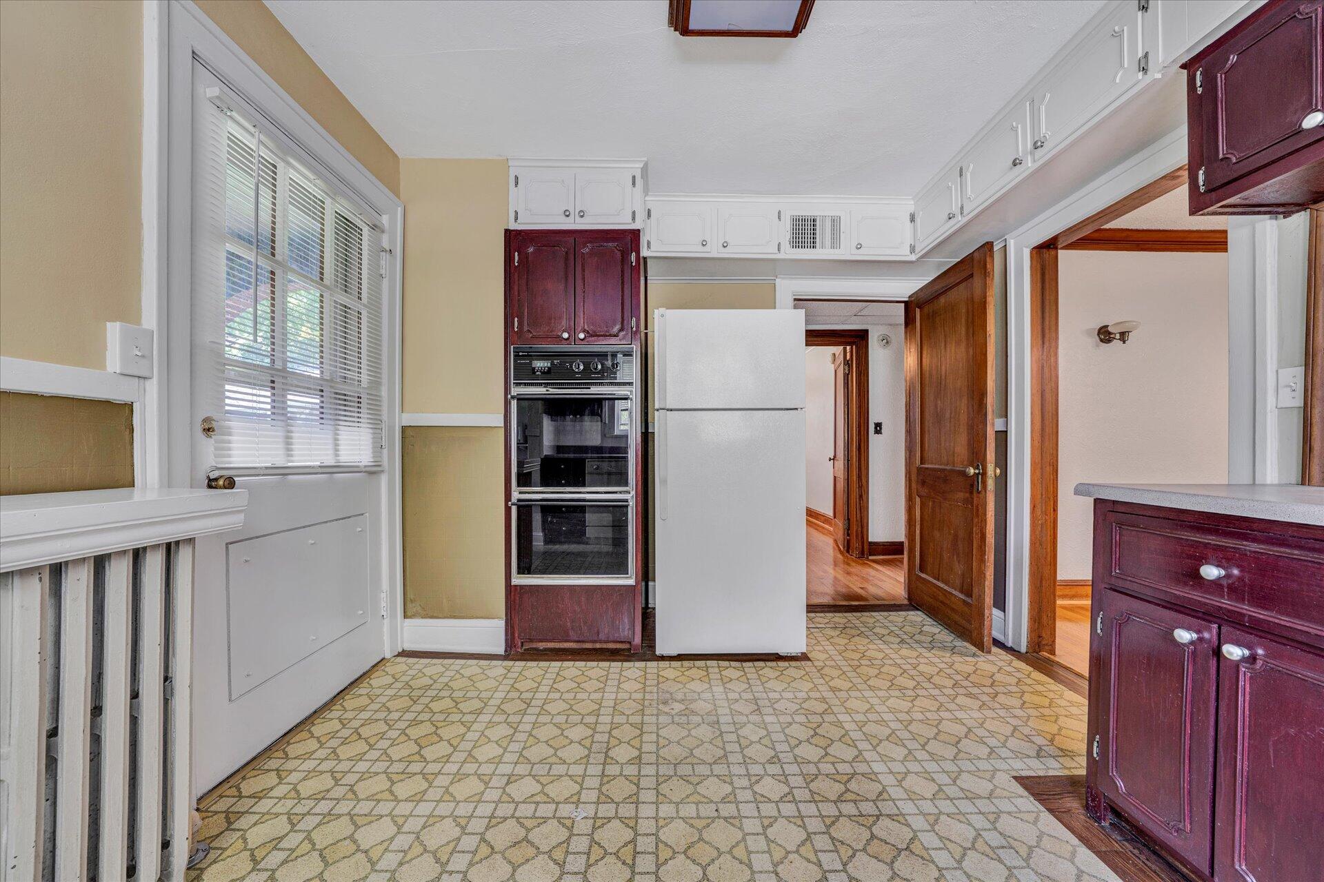 1927 Sheffield Road Southwest, Unit 1929 Roanoke, VA 24015 - Photo 12 of 40 11-DSC00022