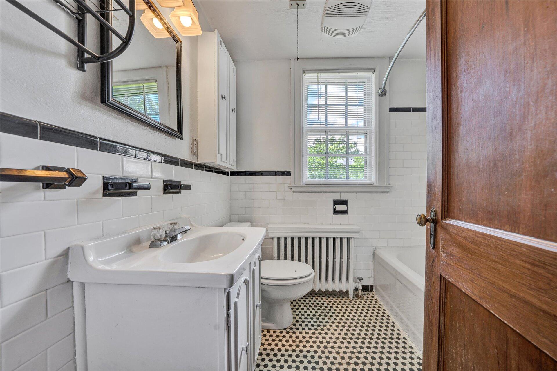 1927 Sheffield Road Southwest, Unit 1929 Roanoke, VA 24015 - Photo 13 of 40 12-DSC00025