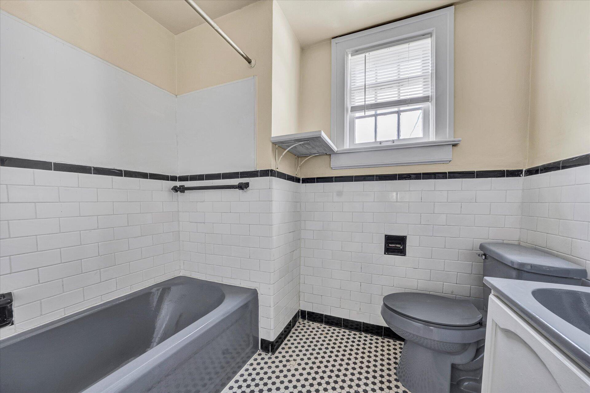 1927 Sheffield Road Southwest, Unit 1929 Roanoke, VA 24015 - Photo 25 of 40 23-DSC00082