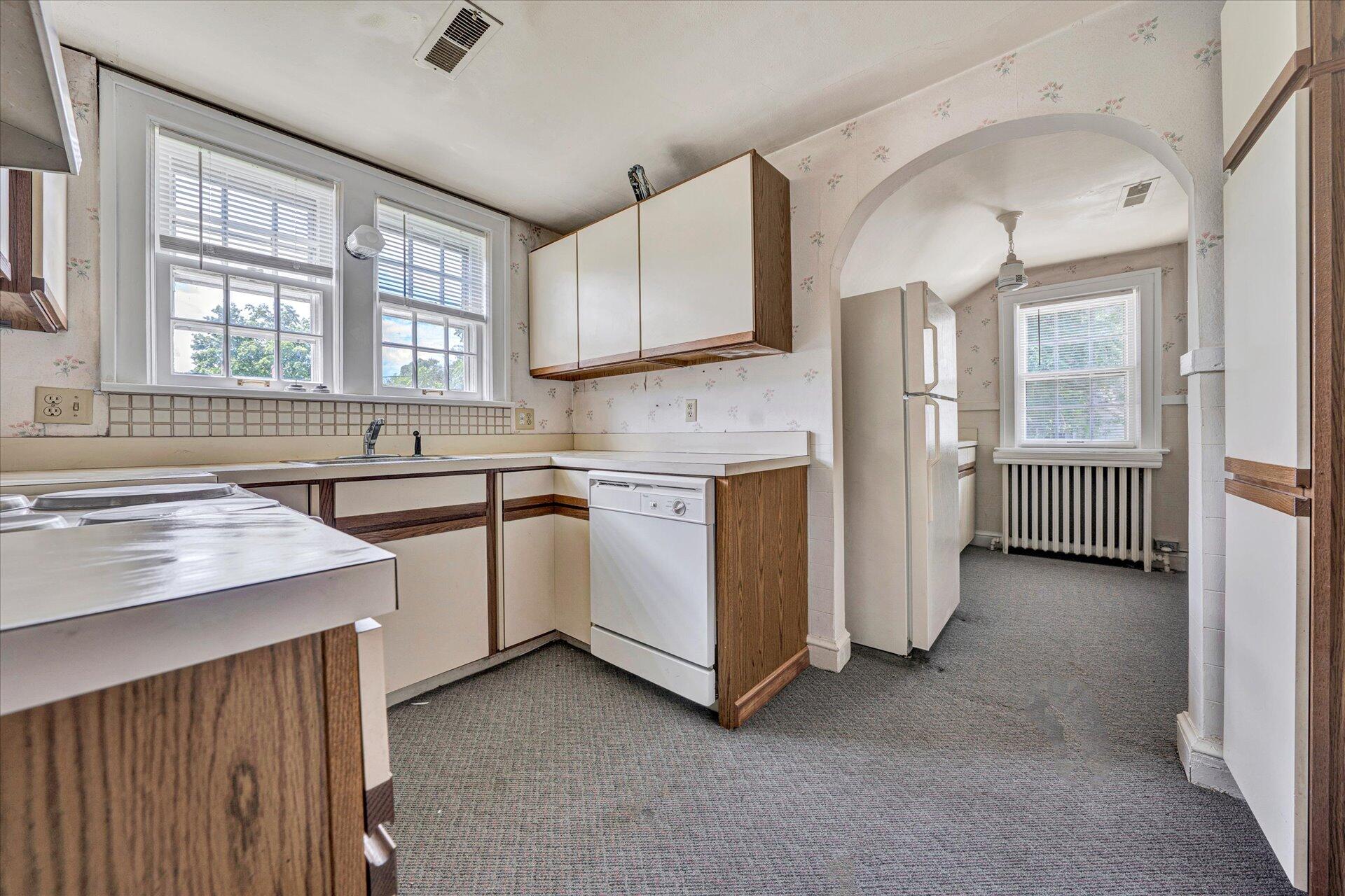 1927 Sheffield Road Southwest, Unit 1929 Roanoke, VA 24015 - Photo 26 of 40 24-DSC00085