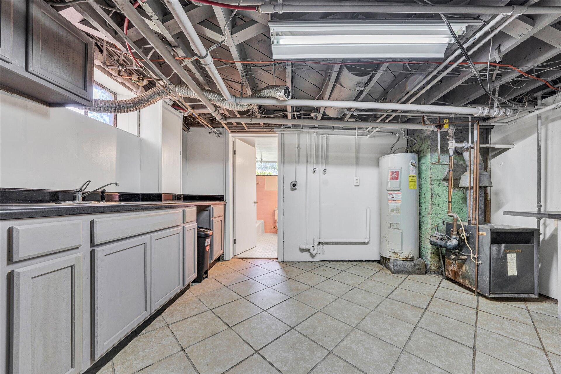 1927 Sheffield Road Southwest, Unit 1929 Roanoke, VA 24015 - Photo 34 of 40 31-DSC00055