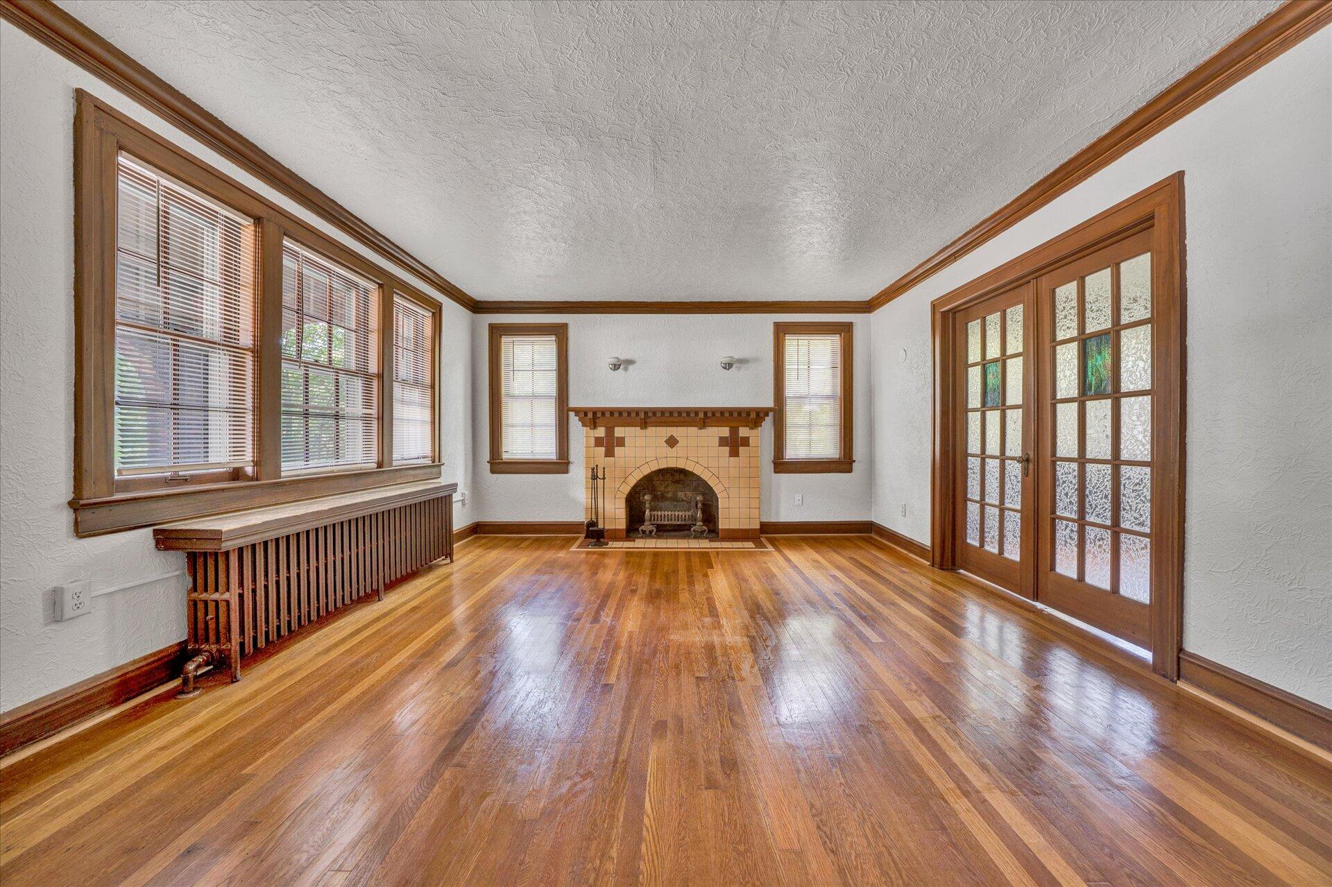 1927 Sheffield Road Southwest, Unit 1929 Roanoke, VA 24015 - Photo 5 of 40 04-DSC00001