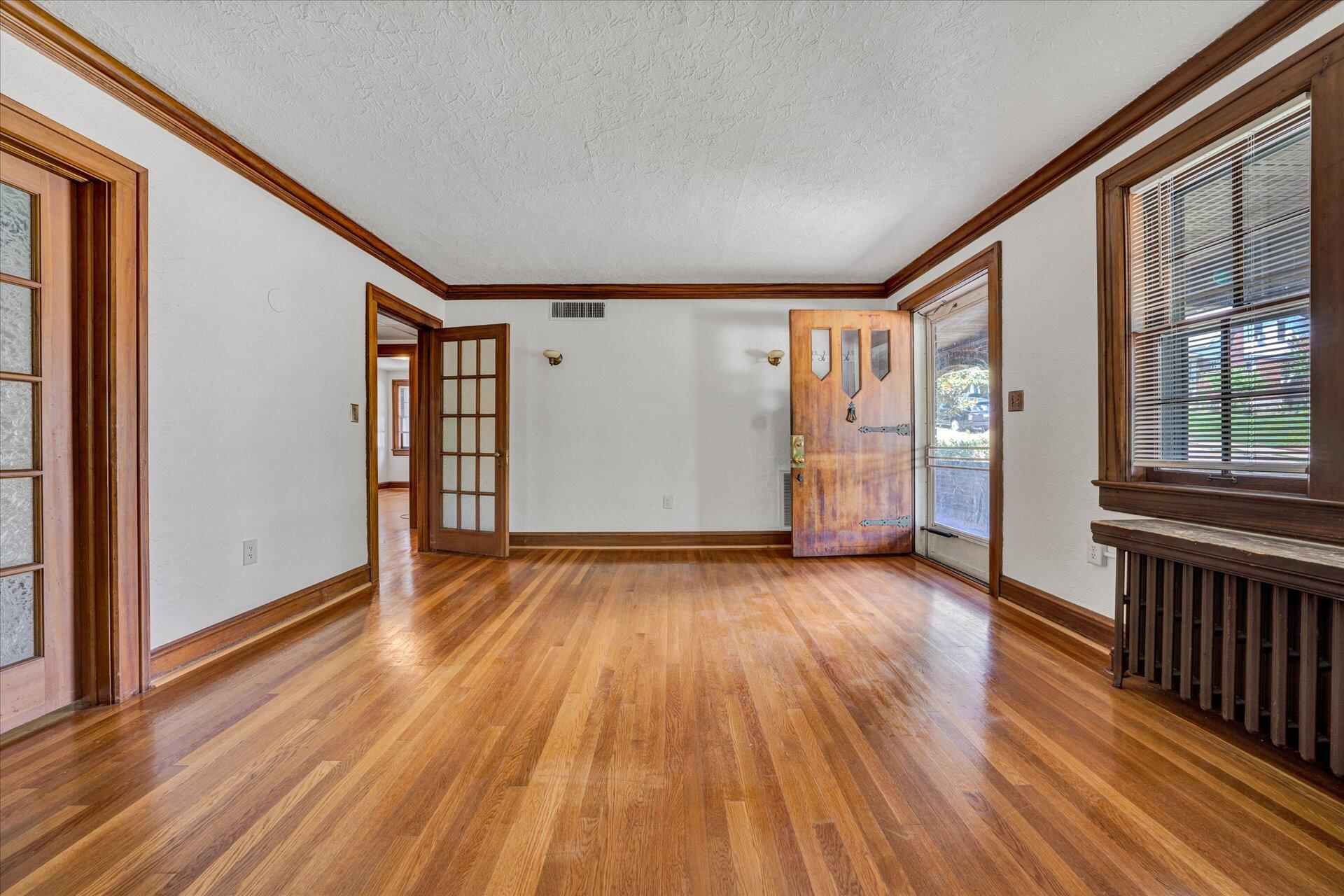 1927 Sheffield Road Southwest, Unit 1929 Roanoke, VA 24015 - Photo 6 of 40 05-DSC00004