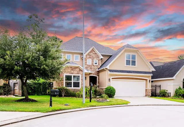 a view of outdoor space yard and front view of a house