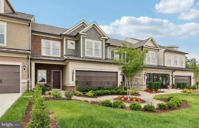 $714,990 | 6156 Amber Lane, Unit 2, Haymarket, VA 20169