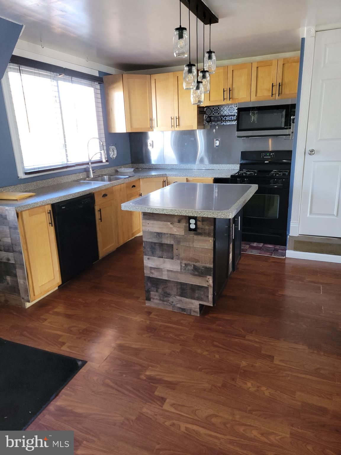 3119 Fairdale Road Philadelphia, PA 19154 - Photo 19 of 27