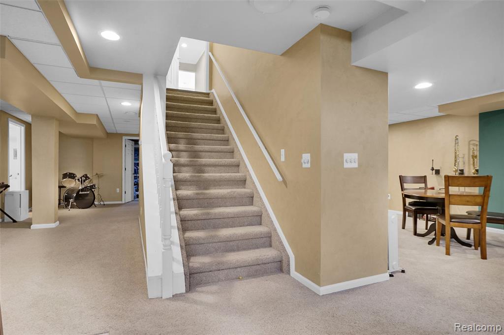 1400 Lakeview Drive Rochester Hills, MI 48306 - Photo 33 of 45