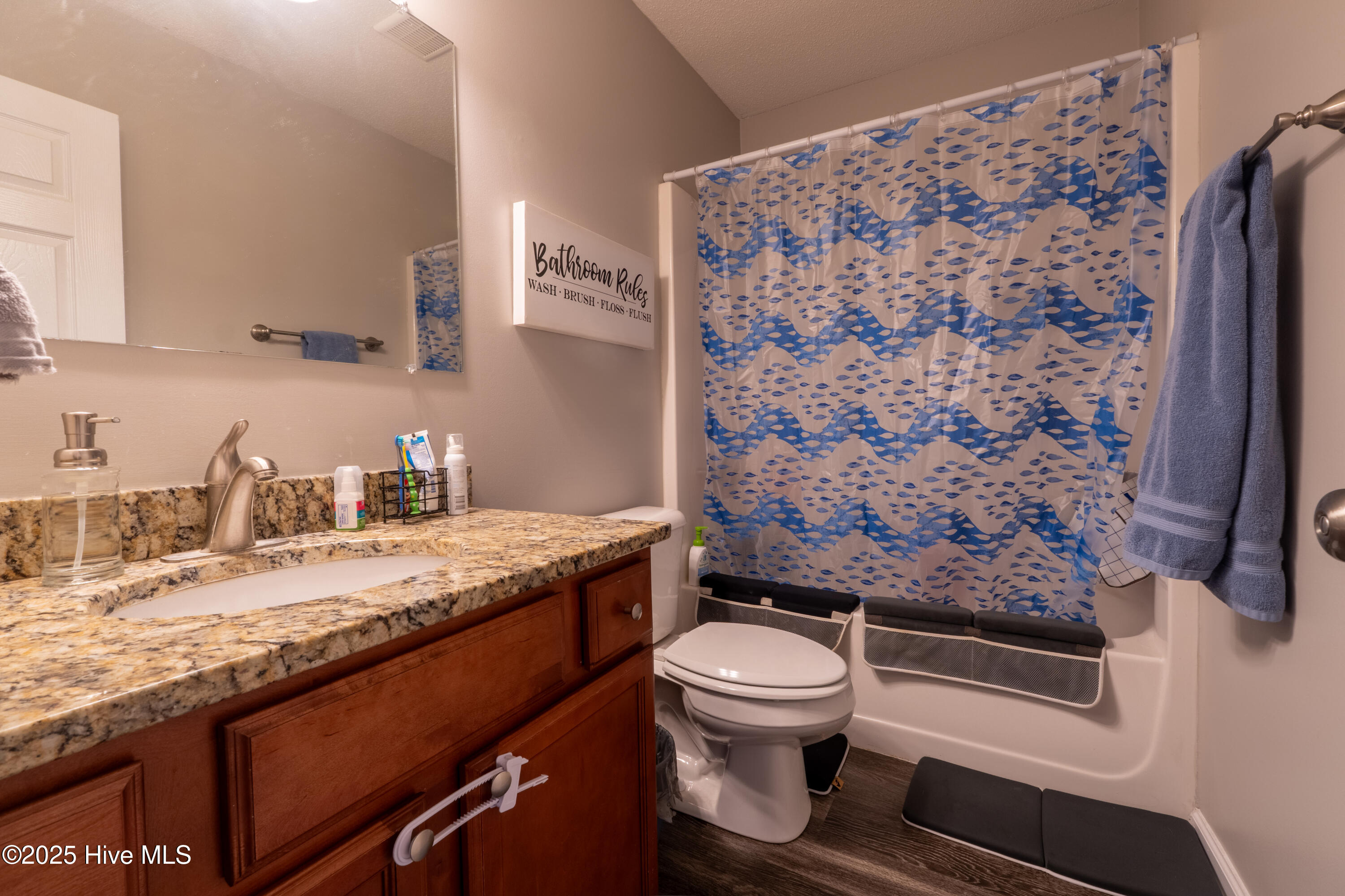 306 Top Knot Road Hubert, NC 28539 - Photo 17 of 28 Guest Bath