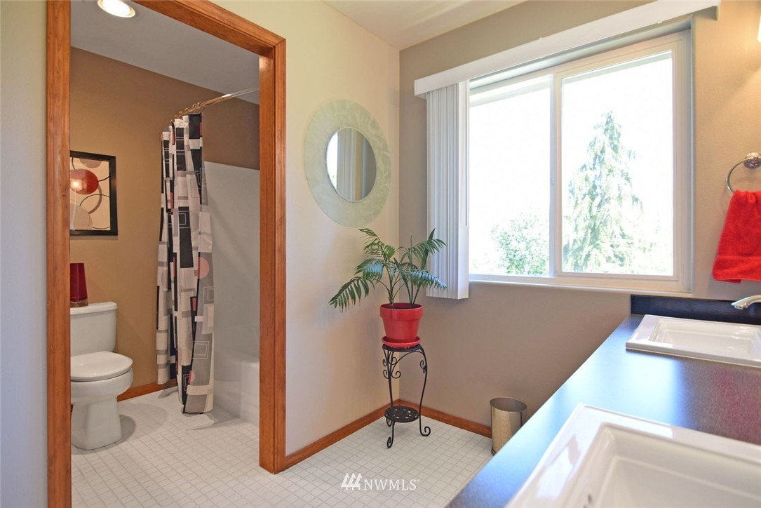 25806 Highland Road Northeast Kingston, WA 98346 - Photo 13 of 24 Gallery Image 13