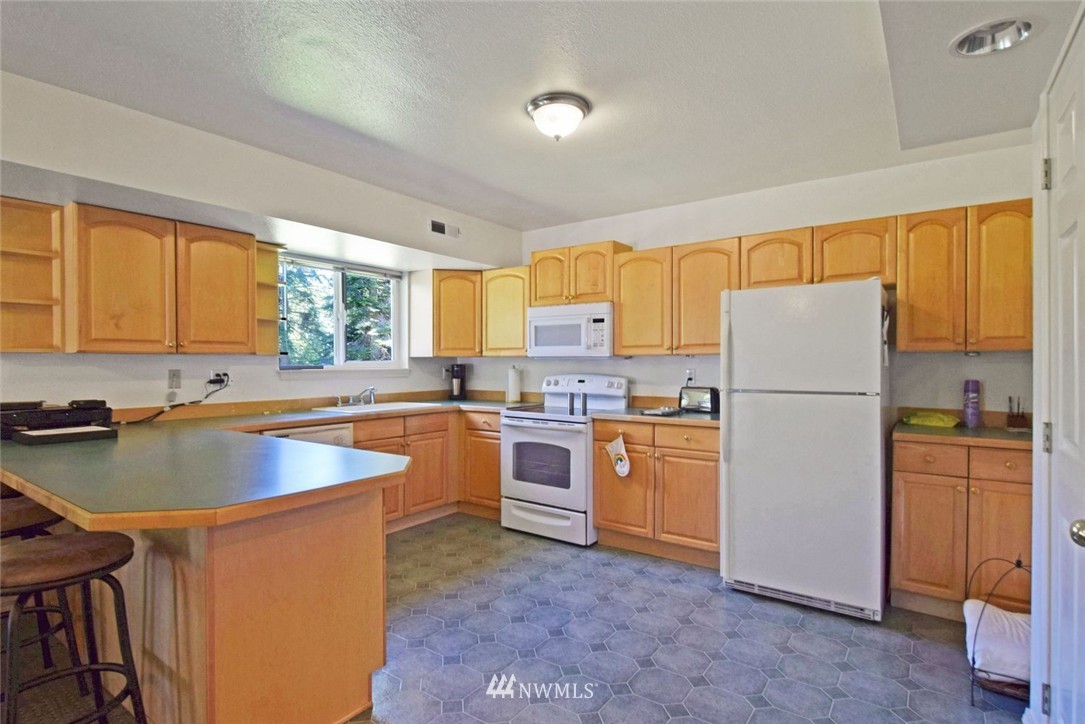 25806 Highland Road Northeast Kingston, WA 98346 - Photo 18 of 24 Gallery Image 18