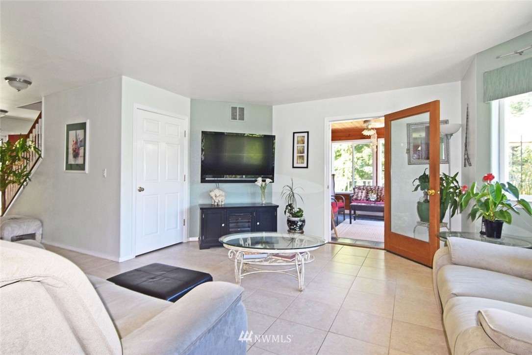 25806 Highland Road Northeast Kingston, WA 98346 - Photo 3 of 24 Gallery Image 3