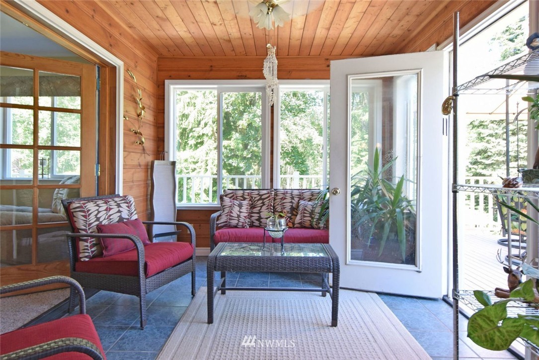25806 Highland Road Northeast Kingston, WA 98346 - Photo 6 of 24 Gallery Image 6