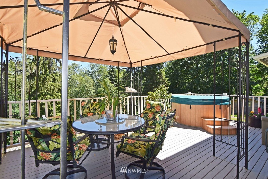 25806 Highland Road Northeast Kingston, WA 98346 - Photo 7 of 24 Gallery Image 7