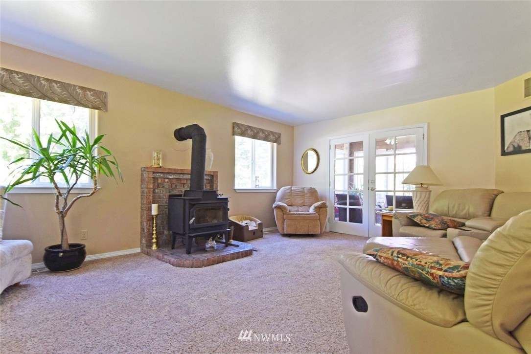 25806 Highland Road Northeast Kingston, WA 98346 - Photo 9 of 24 Gallery Image 9
