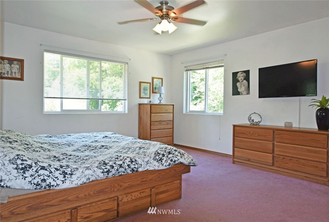 25806 Highland Road Northeast Kingston, WA 98346 - Photo 10 of 24 Gallery Image 10