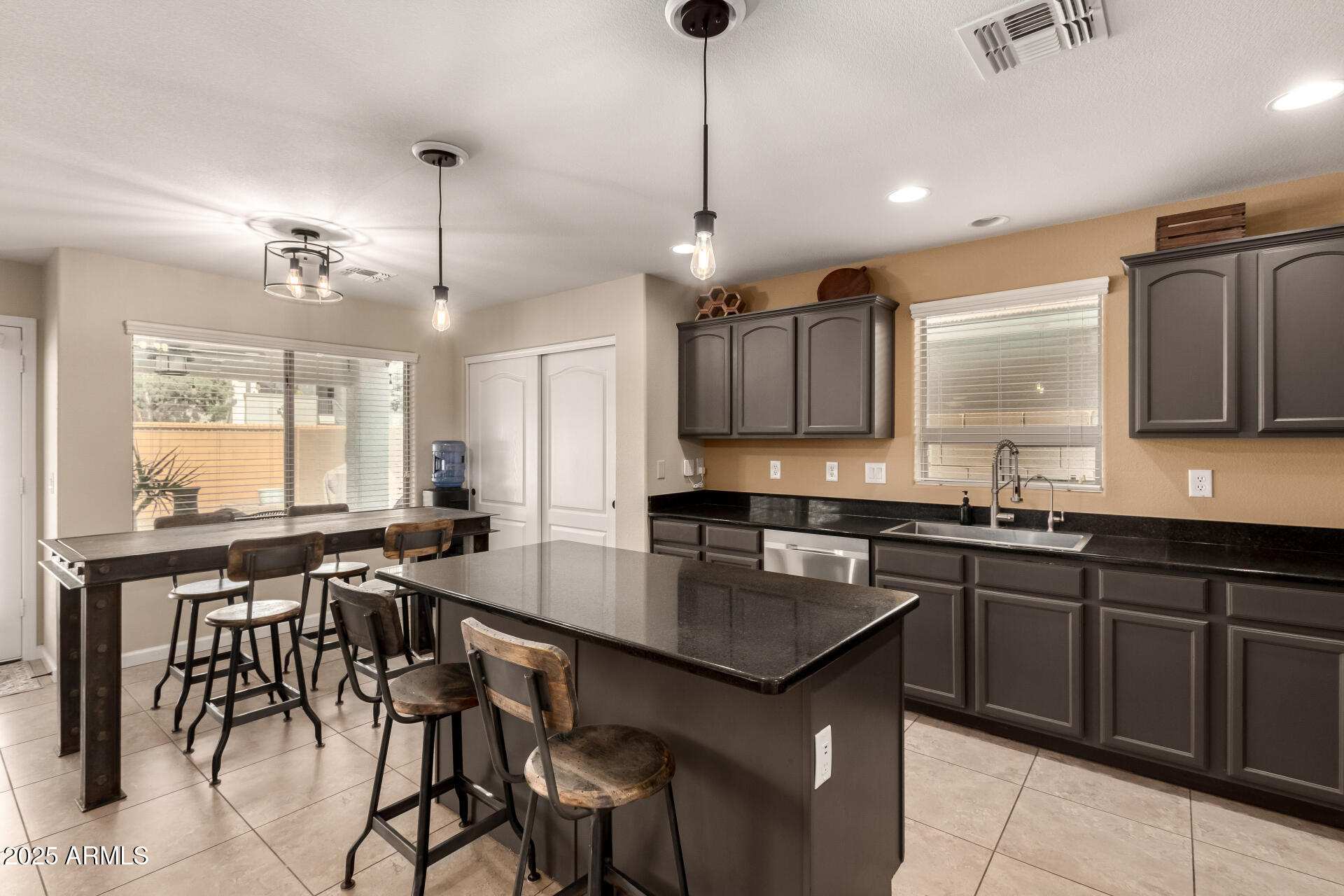 4182 East Bonanza Road Gilbert, AZ 85297 - Photo 13 of 37 16 - Bonanza 4182