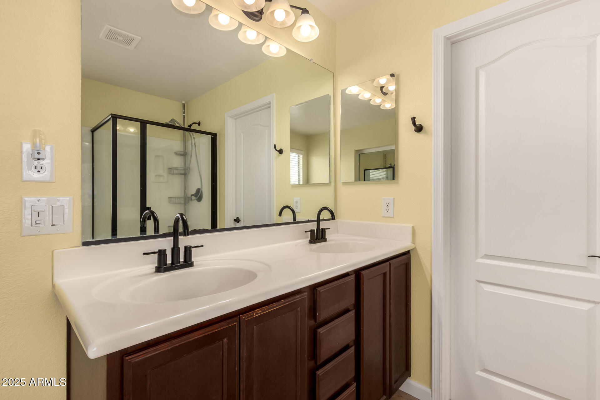 4182 East Bonanza Road Gilbert, AZ 85297 - Photo 21 of 37 20 - Bonanza 4182