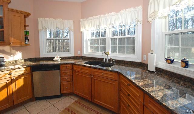 597 Turkey Ridge Road Mount Bethel, PA 18343 - Photo 6 of 36