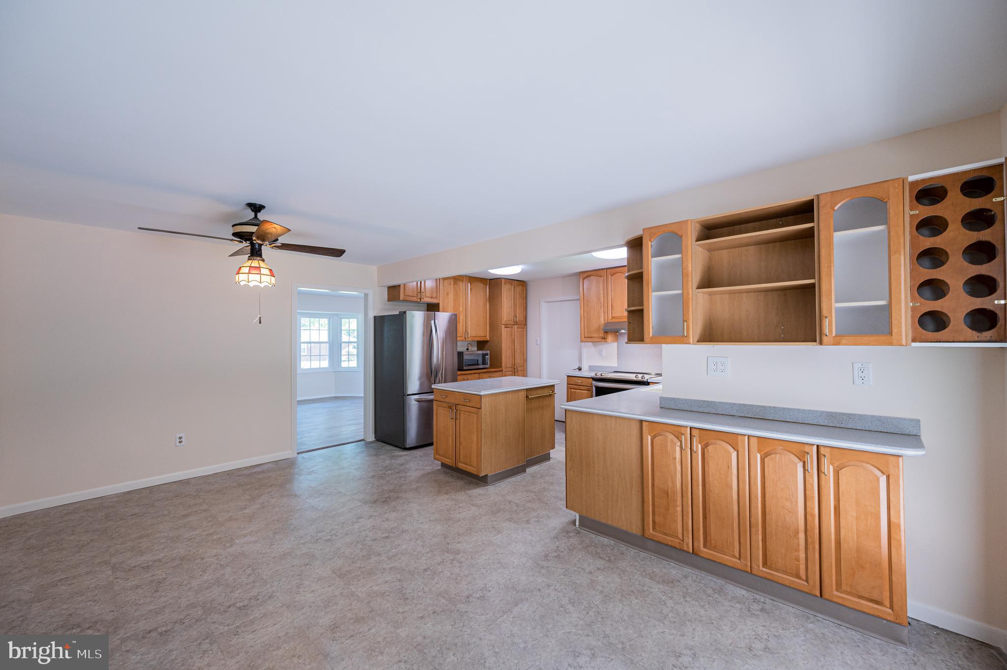 8816 Churchfield Lane Laurel, MD 20708 - Photo 16 of 45 Kitchen