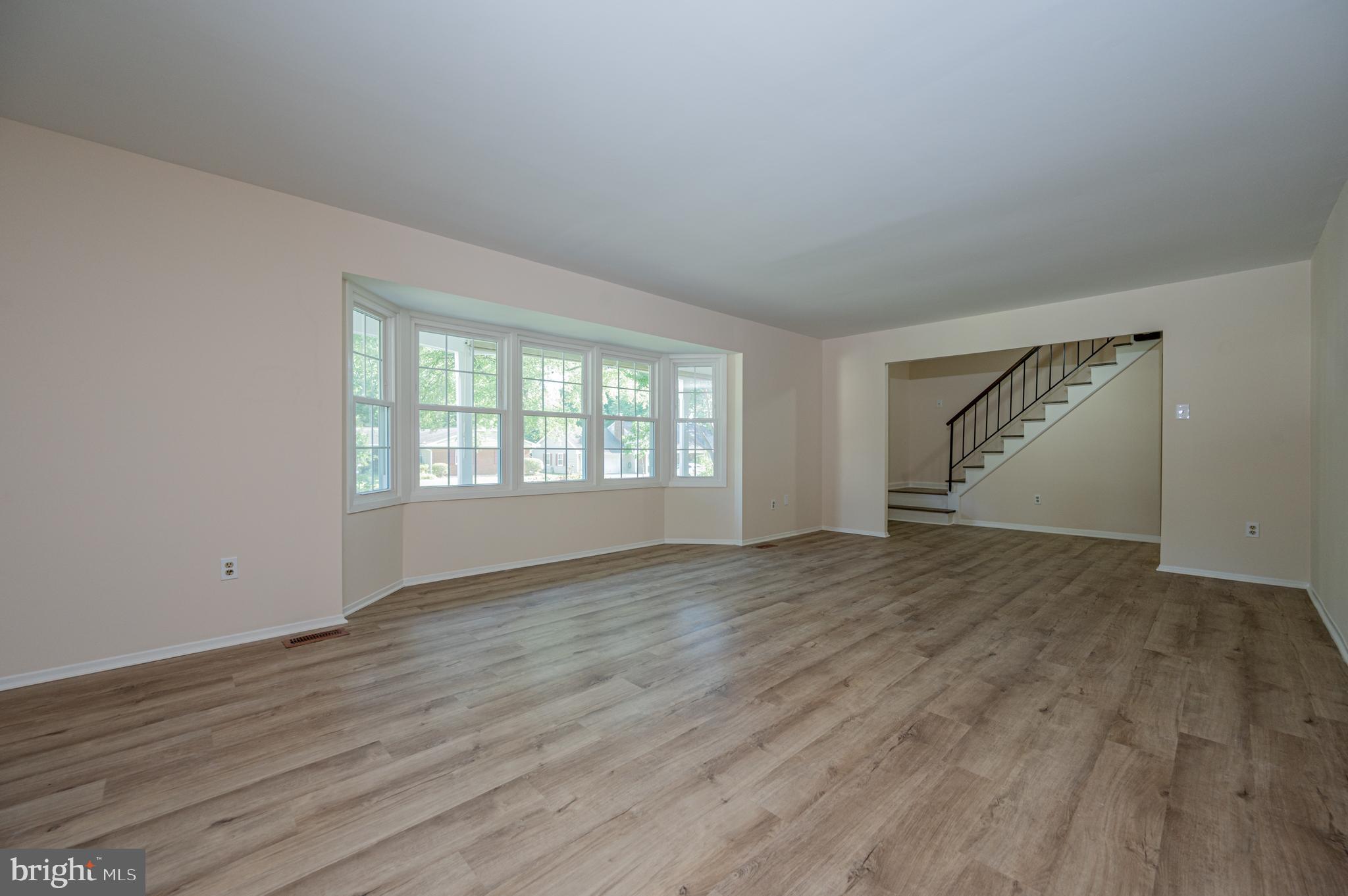 8816 Churchfield Lane Laurel, MD 20708 - Photo 4 of 45 Living Room