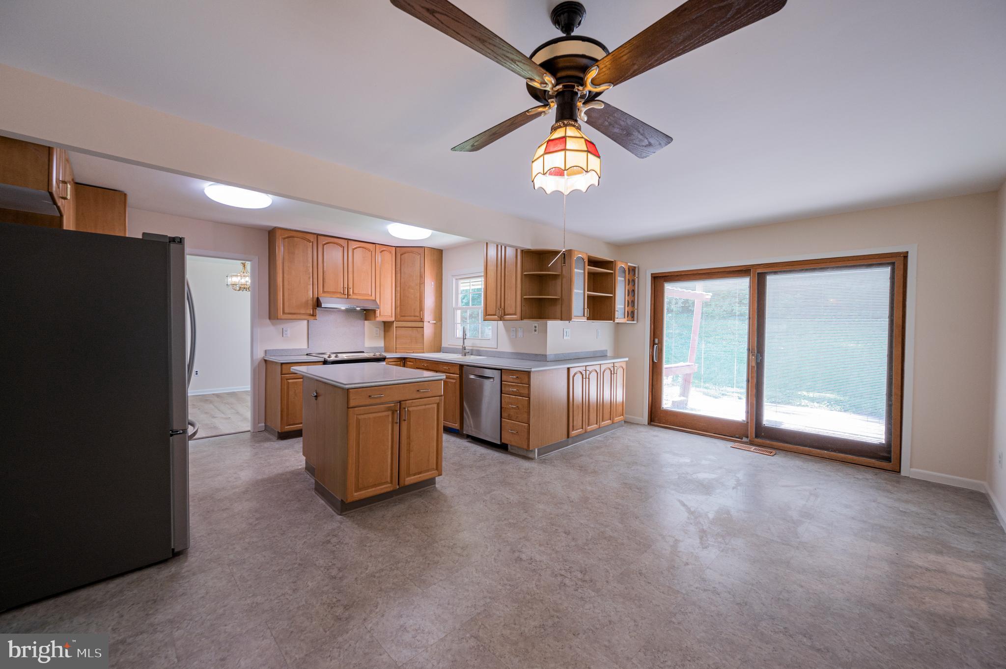 8816 Churchfield Lane Laurel, MD 20708 - Photo 9 of 45 Kitchen